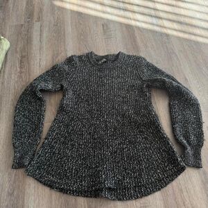 Athleta Women's Black and Grey sweater